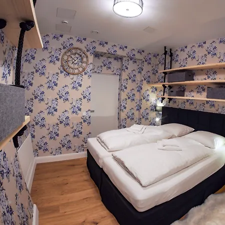 Design Alpenliebe - - - - Boutique-flair - - - - Inzell